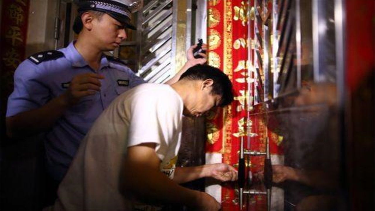 剑河县请开锁师傅开了锁后，师傅为什么一般都不进门，就算主人请也不进去？